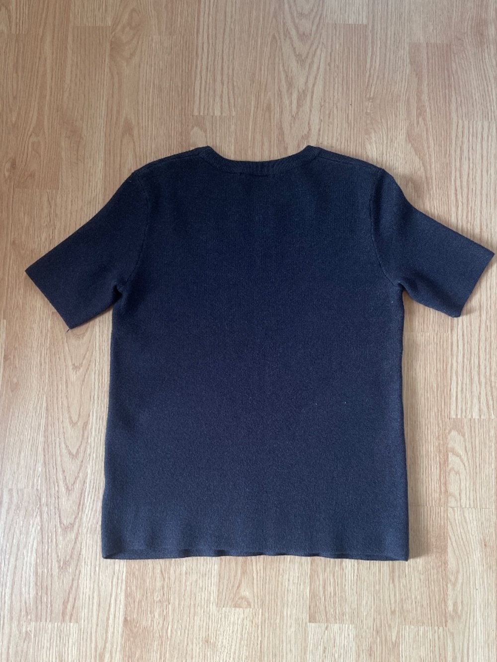 T Tahari Charcoal Gray Short Sleeve Sweater Top Size Small - Picture 5 of 8